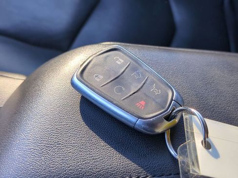 Used 2020 Cadillac Escalade Premium Luxury image 40