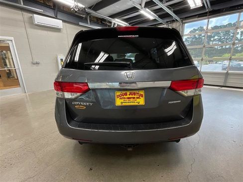 Used 2017 Honda Odyssey SE image 4