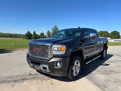 Used 2016 GMC Sierra 2500 Denali w/ Duramax Plus Package