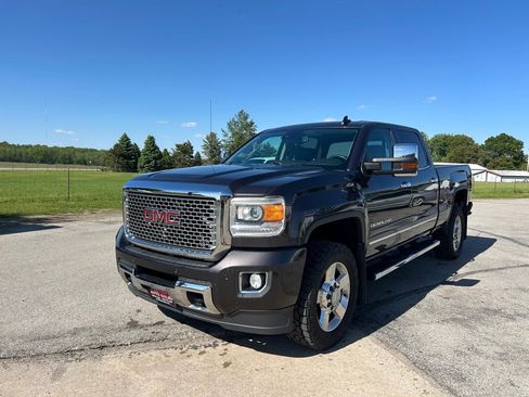 Used 2016 GMC Sierra 2500 Denali w/ Duramax Plus Package AWD/4WD image 1
