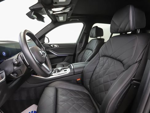 Used 2026 BMW X5 xDrive40i w/ M Sport Package AWD/4WD image 11