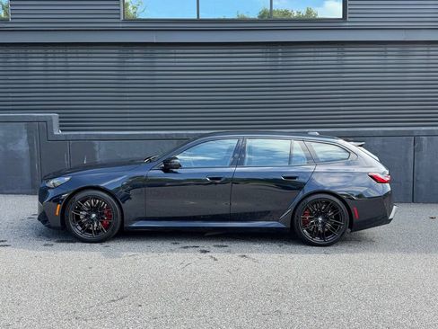 Used 2027 BMW M5 Touring AWD/4WD image 2