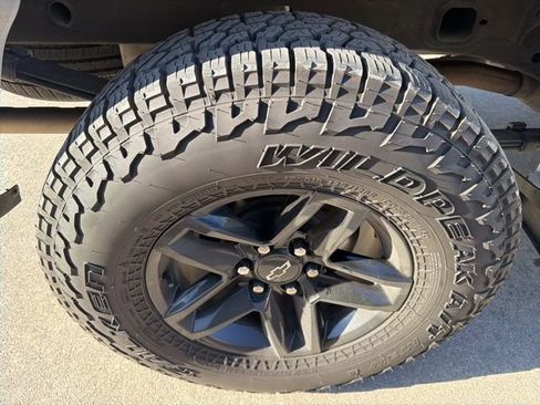 Used 2021 Chevrolet Silverado 1500 LT Trail Boss image 19