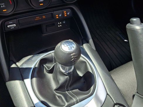 Used 2021 MAZDA MX-5 Miata RF Club RWD image 11