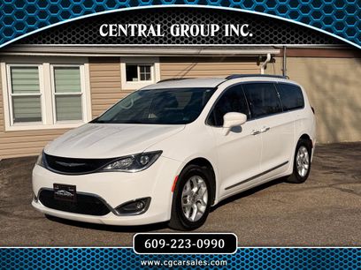 Used 2018 Chrysler Pacifica Touring-L w/ Tire & Wheel Group