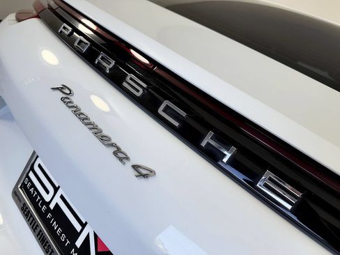 Used 2017 Porsche Panamera 4 AWD/4WD image 11