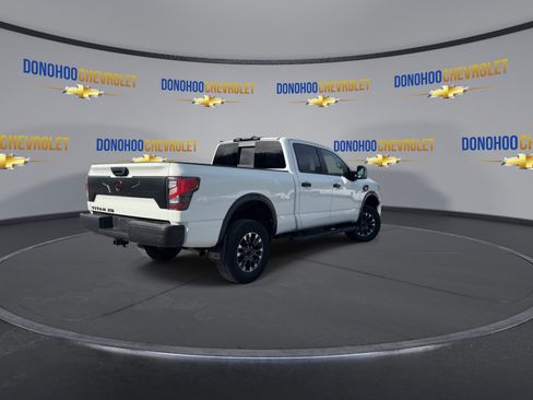 Used 2024 Nissan Titan PRO-4X image 11