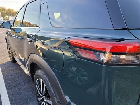 Used 2024 Nissan Pathfinder Platinum w/ Cargo Package image 6