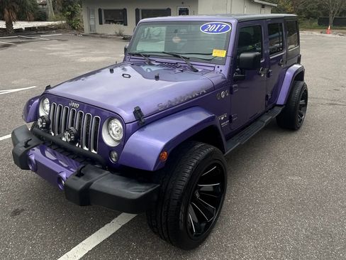 Used 2017 Jeep Wrangler Unlimited Sahara AWD/4WD image 7