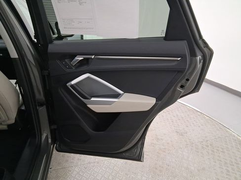 Used 2025 Audi Q3 2.0T Premium w/ Convenience Package image 29