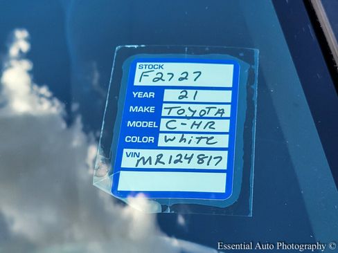 Used 2021 Toyota C-HR XLE image 36