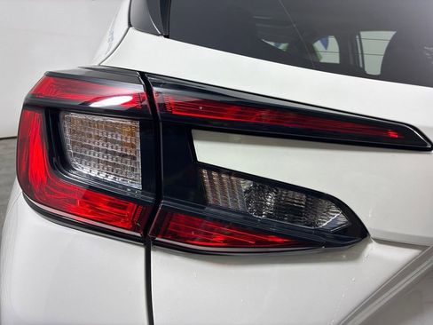 Used 2025 Subaru Crosstrek 2.0i Premium image 8