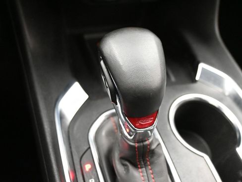 Used 2023 Chevrolet Traverse RS image 36