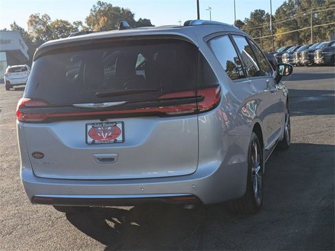 New 2026 Chrysler Pacifica Pinnacle image 7