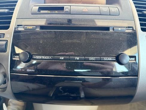 Used 2005 Toyota Prius w/ Pkg 4 FWD image 32