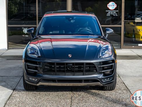 Used 2018 Porsche Macan Turbo image 2
