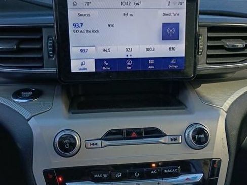 Used 2023 Ford Explorer XLT w/ Equipment Group 202A AWD/4WD image 19