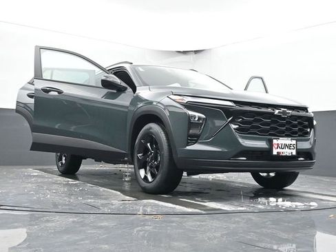 New 2026 Chevrolet Trax LT w/ Driver Confidence Package image 64