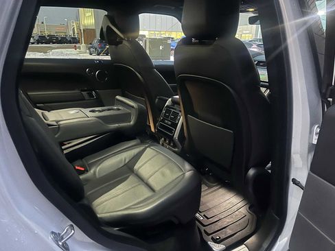 Used 2019 Land Rover Range Rover Sport HSE image 16