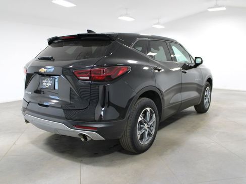 Used 2025 Chevrolet Blazer LT image 9