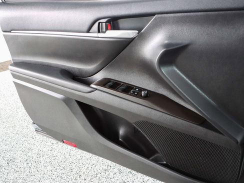 Used 2024 Toyota Camry SE image 21