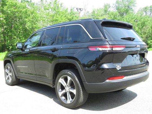 Used 2023 Jeep Grand Cherokee Limited AWD/4WD image 7