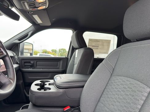 New 2026 RAM 3500 Tradesman image 29