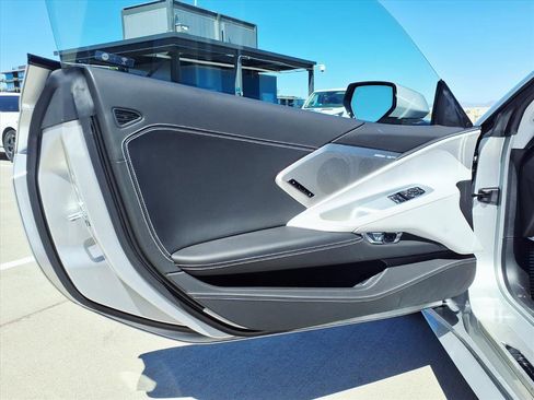 Used 2020 Chevrolet Corvette Stingray Premium Cpe w/ 3LT Preferred Equipment Group image 17