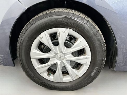 Used 2015 Toyota Corolla LE image 29