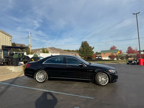 Used 2016 Mercedes-Benz S 550 Sedan image 2