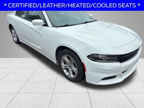 Used 2019 Dodge Charger SXT w/ Leather Interior Group image 3