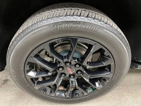 Used 2022 GMC Yukon XL Denali AWD/4WD image 17