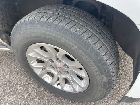 Used 2016 GMC Yukon SLT image 8