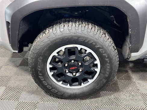 Certified 2025 Toyota Tacoma TRD Off-Road image 27