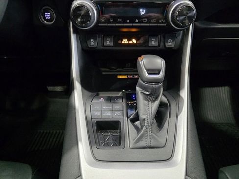 Used 2023 Toyota RAV4 XLE Premium image 21