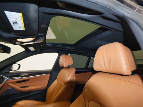 Used 2021 BMW M550i xDrive M550i xDrive w/ Executive Package image 15