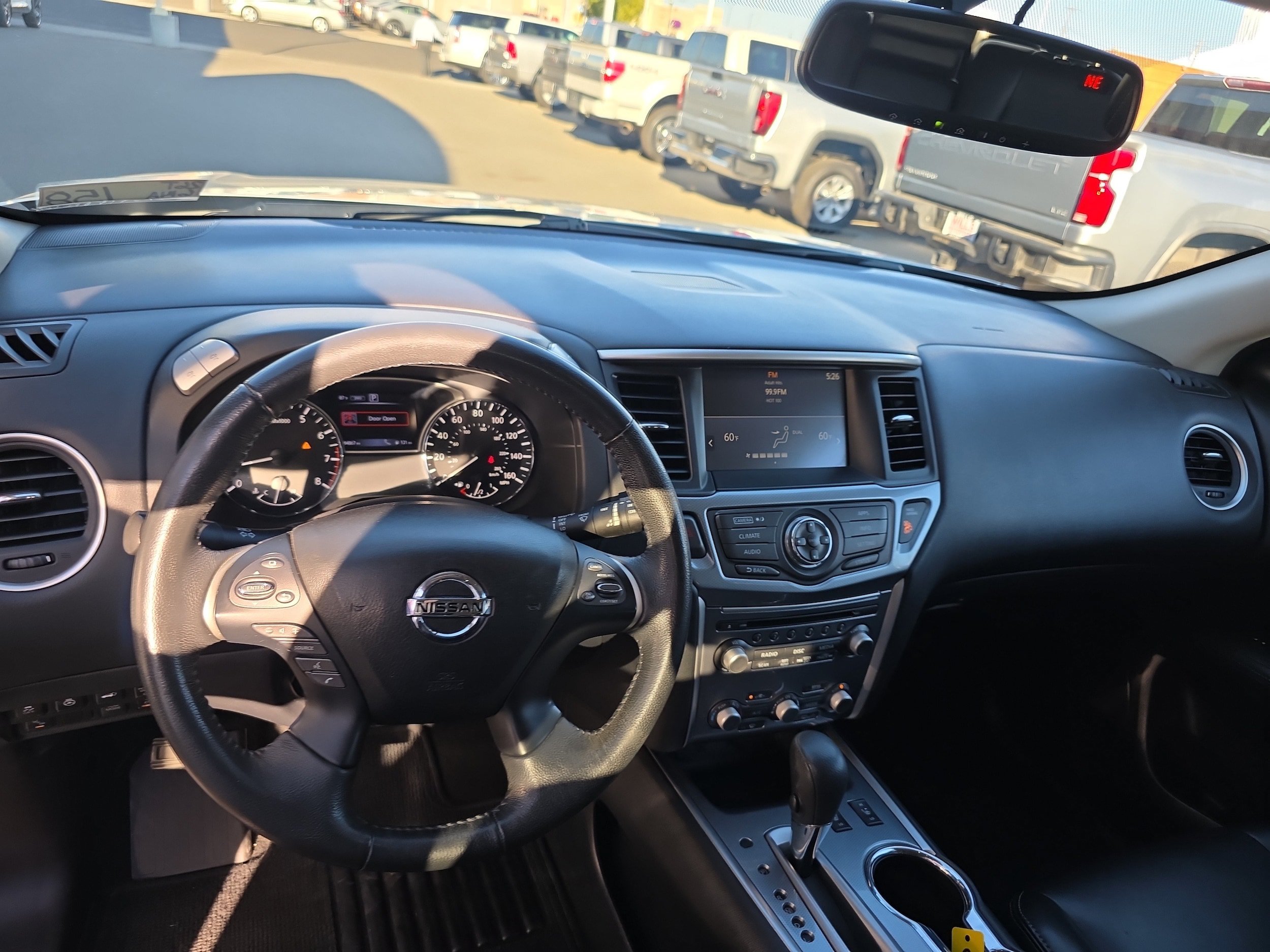Used 2017 Nissan Pathfinder SL AWD/4WD image 3