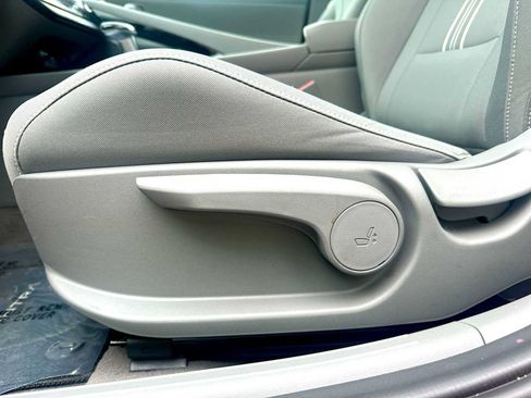 Used 2024 Hyundai Elantra SEL w/ Convenience Package image 14