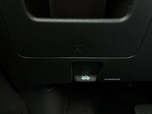 Used 2023 Chevrolet TrailBlazer LT FWD image 24