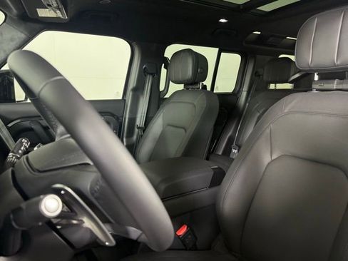 New 2026 Land Rover Defender 110 V8 image 5
