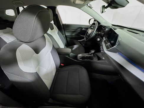 Used 2024 Chevrolet Trax LS FWD image 26