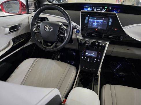 Used 2017 Toyota Mirai image 20