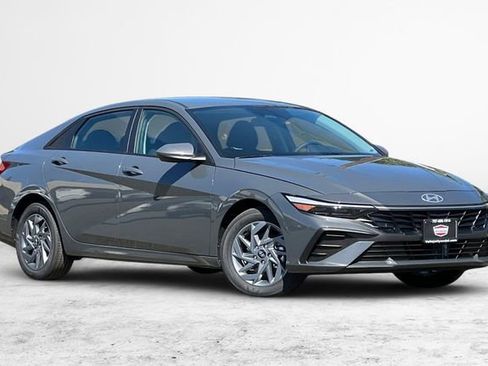 New 2026 Hyundai Elantra Hybrid FWD image 2