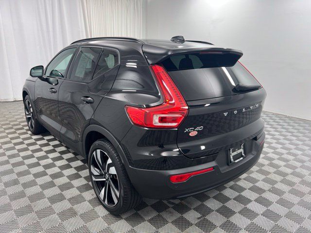 Certified 2023 Volvo XC40 B5 Plus w/ Driver Assist Package AWD/4WD image 6