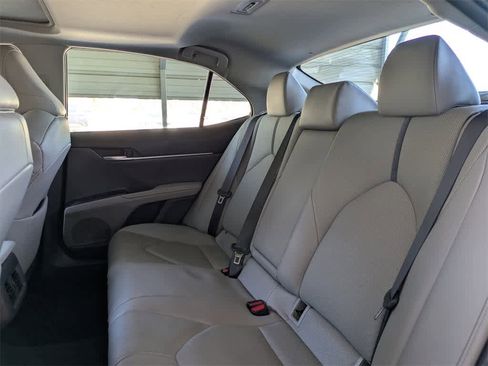Used 2021 Toyota Camry XLE w/ Navigation Upgrade Package image 14