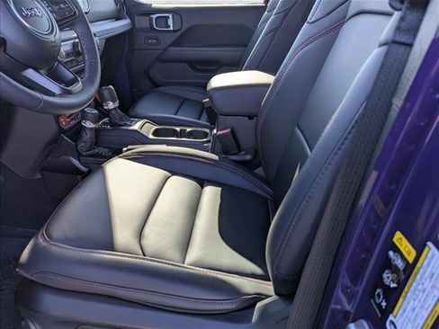 Used 2026 Jeep Wrangler Unlimited Rubicon AWD/4WD image 22