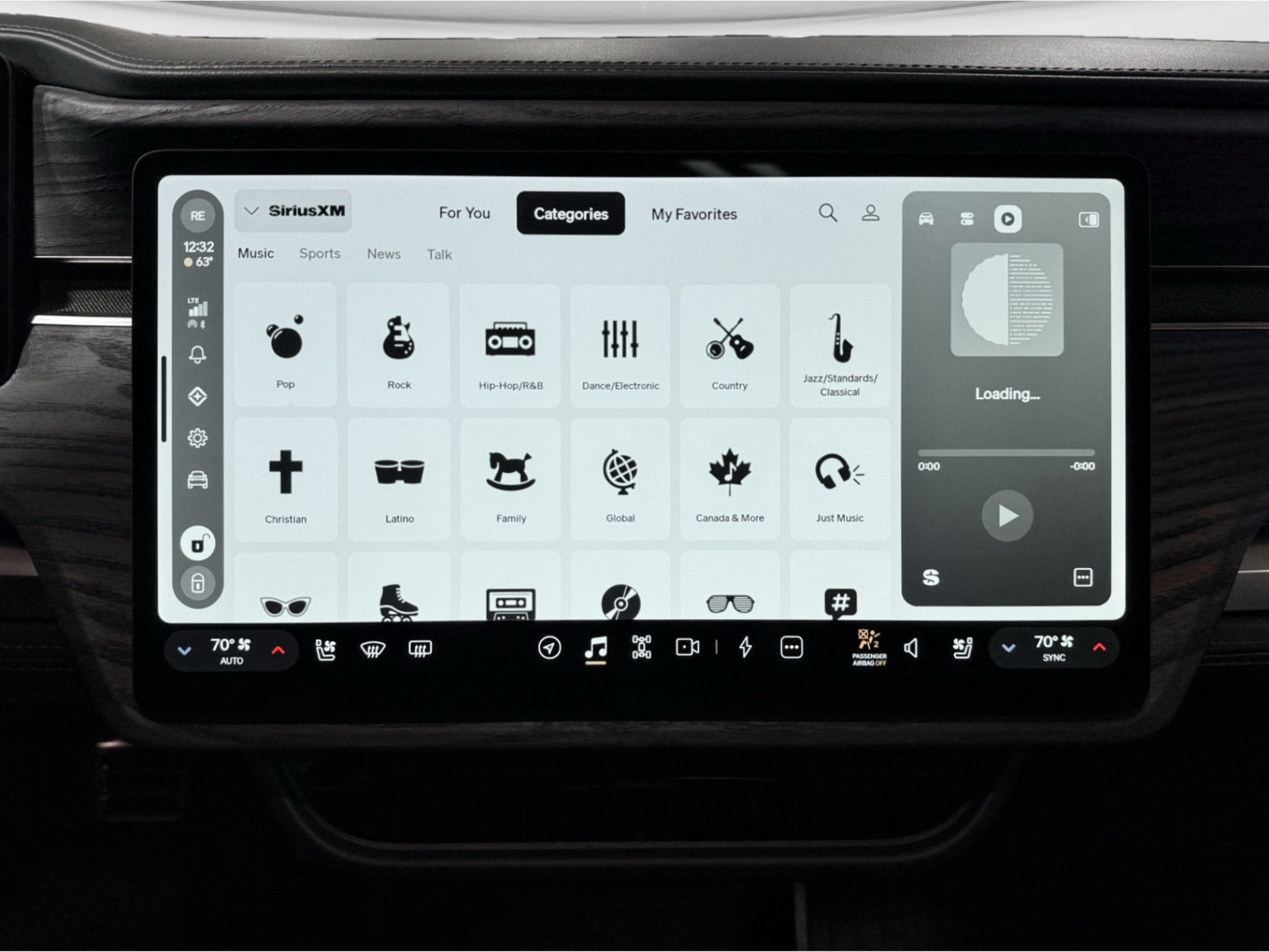 Used 2023 Rivian R1T Adventure Dual AWD/4WD image 13