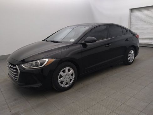 Used 2017 Hyundai Elantra SE FWD image 2