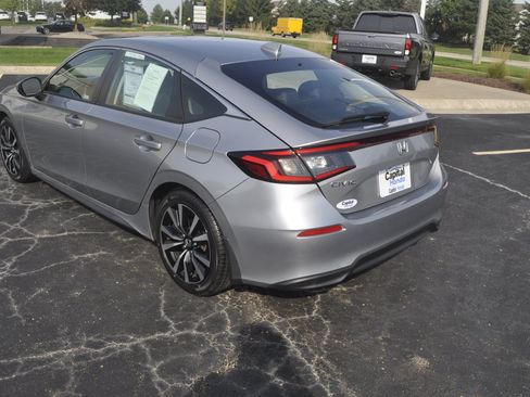 Used 2023 Honda Civic EX-L image 5