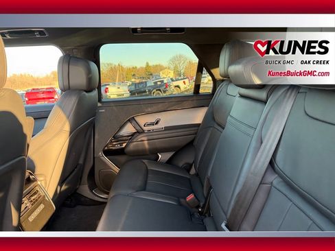 Used 2025 Land Rover Range Rover Sport SE AWD/4WD image 8